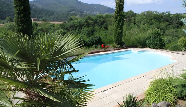 Bed and Breakfast 'Les Issignols' with Mountain View, Wi-Fi and Air Conditioning