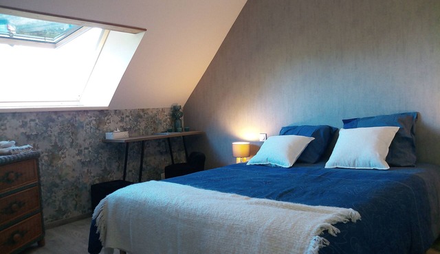 Bed and Breakfast 'La Chambre De L'Obiou 2' with Lake View, Shared Garden and Wi-Fi