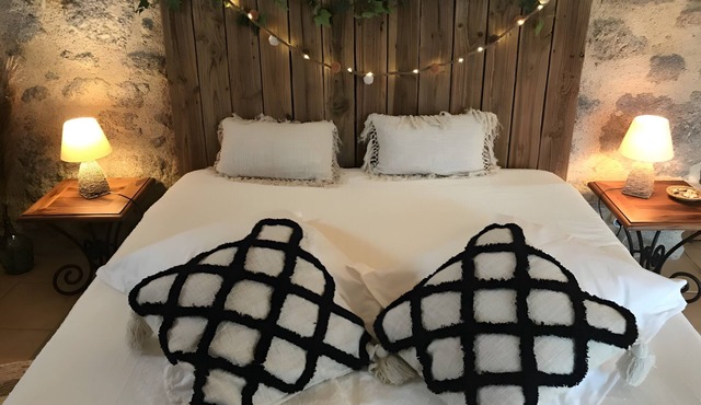 Bed and Breakfast 'Chambre Bohème' with Shared Garden and Wi-Fi