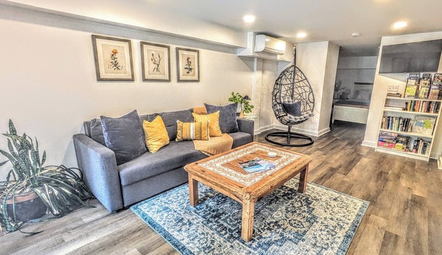 Bed and Bread in West Asheville: Private Entrance Suite Near Biltmore Estate