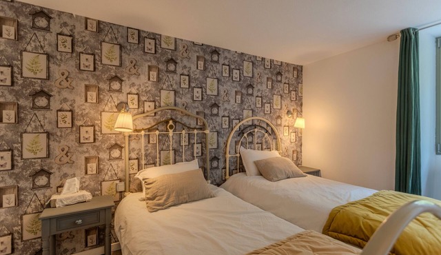 Bed and Breakfast 'Iris' with Mountain View, Wi-Fi and Air Conditioning