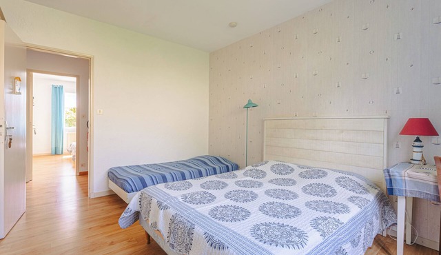 Bed and Breakfast 'Grillon La Brée Les Bains' with Shared Terrace, Shared Garden and Wi-Fi