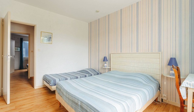 Bed and Breakfast 'Le Grillon' with Shared Terrace, Shared Garden and Wi-Fi