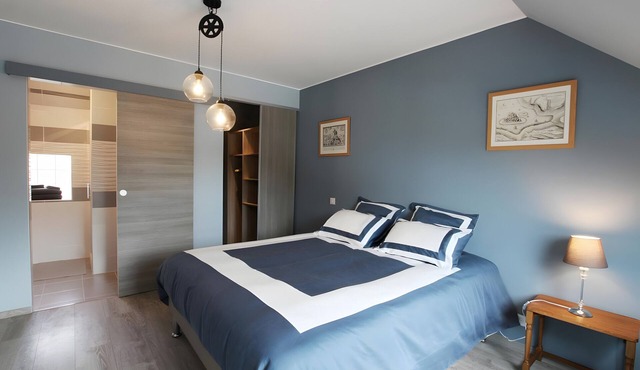 Bed and Breakfast 'Chambre Mont Saint-Michel' with Shared Terrace, Shared Garden and Wi-Fi