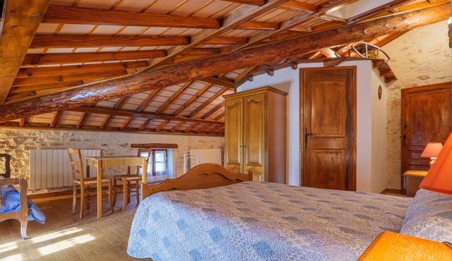 Bed and Breakfast 'Manon' with Shared Pool, Shared Garden and Wi-Fi