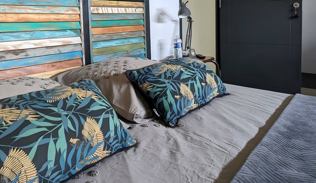 Bed and Breakfast 'Chambre Port Briac' with Shared Pool, Shared Terrace and Wi-Fi
