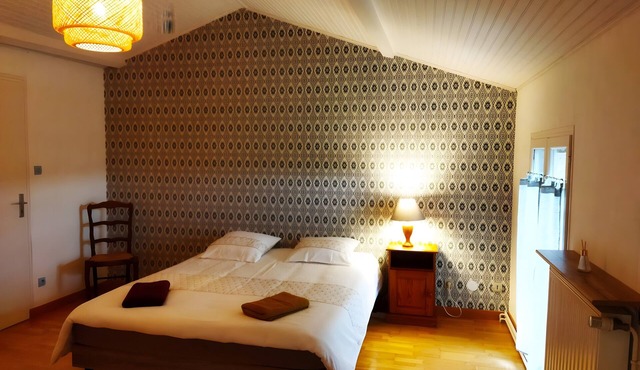 Bed and Breakfast 'Chambres D'hôtes Le Fief Gobé -' with Shared Pool, Shared Terrace and Wi-Fi