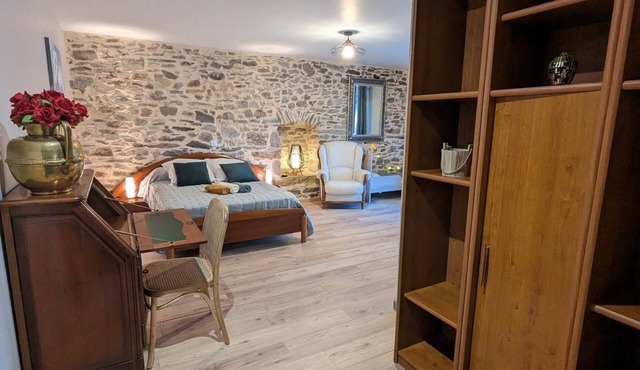 Bed and breakfast in a character house, charm and comfort!