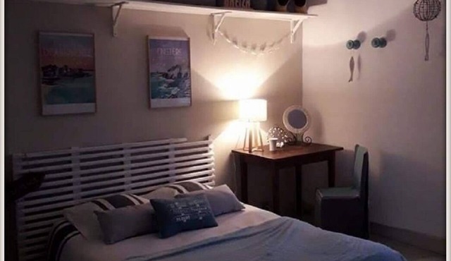 Bed and breakfast on the sea air .