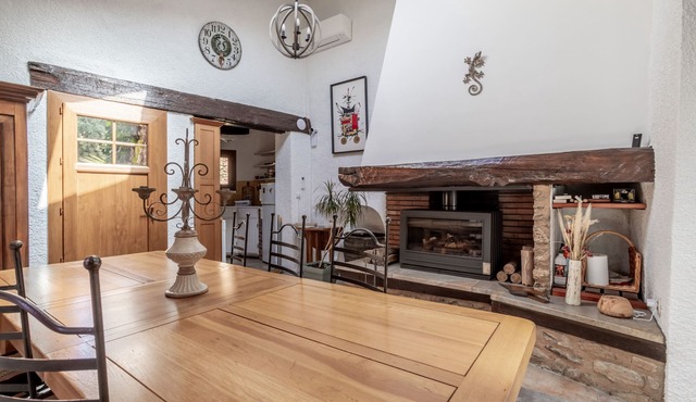 Bed and breakfast 'Oranger Chambre Double Vue Jardin' with Shared Garden, Wi-Fi and Air Conditioning