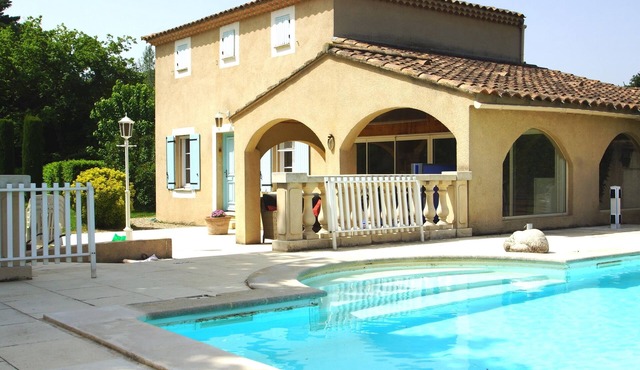 BED AND BREAKFAST 10 MINUTES FROM AVIGNON