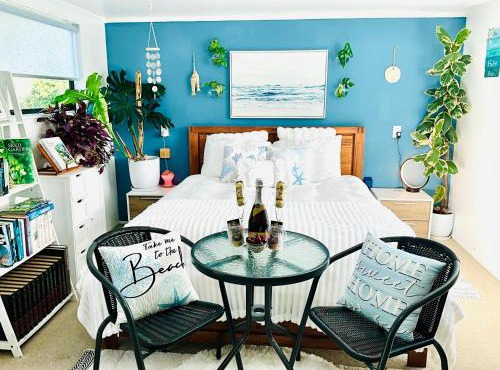 Bed And Breakfast at Tirohanga Beach