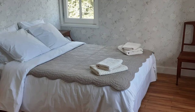 Bed and Breakfast 'Chambre Aux Oiseaux' with Shared Garden