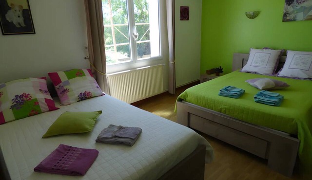 Bed and Breakfast 'Chambre D'hôtes Les Rosiers' with Shared Terrace, Shared Garden and Wi-Fi