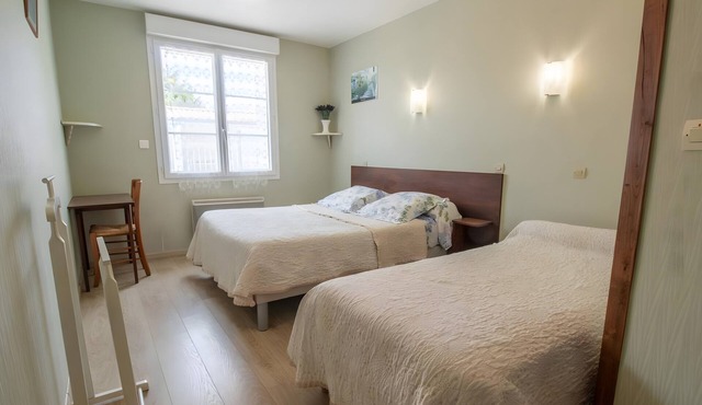 Bed and Breakfast 'Chambre D'hôtes Vanille' with Shared Terrace, Private Garden and Wi-Fi
