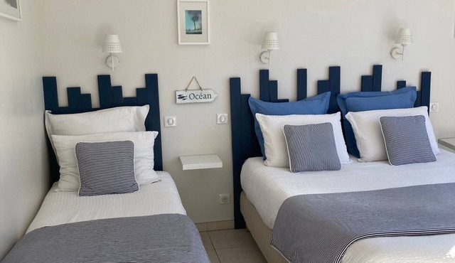 Bed and Breakfast 'Chambre D'hôte - L'Escale' with Shared Pool, Wi-Fi and Air Conditioning