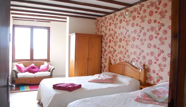 Bed and Breakfast 'Chambre Klimt' with Shared Pool, Shared Terrace and Wi-Fi