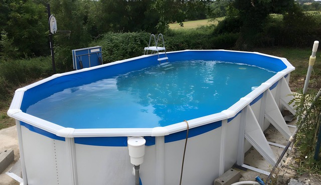 Bed and Breakfast 'Chambre Pissaro' with Shared Pool, Private Terrace and Wi-Fi