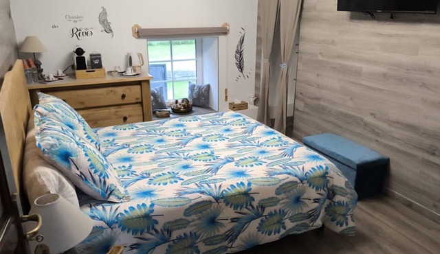 Bed and Breakfast 'Chambre Michaël' with Mountain View, Shared Garden and Air Conditioning