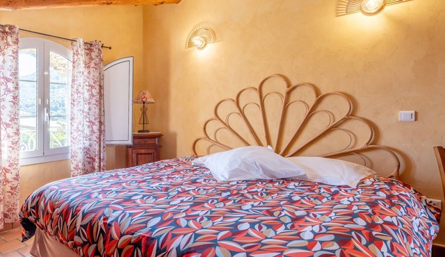 Bed and Breakfast 'Colomba' with Shared Pool, Wi-Fi and Air Conditioning