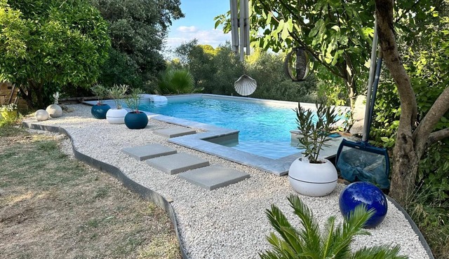 Bed and Breakfast '285 Antredeux' with Shared Pool, Shared Garden and Air Conditioning