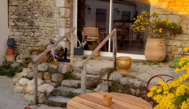 Bed and Breakfast 'Chambres D'hôtes La Marouette 4' with Shared Terrace and Wi-Fi