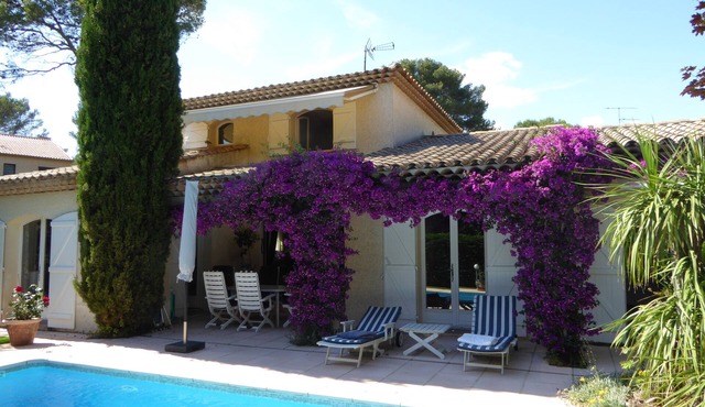 BED AND BREAKFAST, private 1st floor in villa