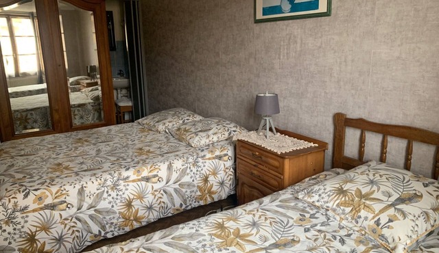 Bed and Breakfast 'Chambre Verte' with Mountain View, Shared Terrace and Wi-Fi