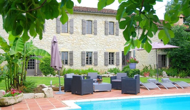 Bed and Breakfast Bernes - Pool with view