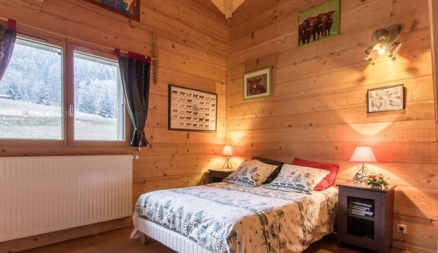 Bed and Breakfast 'Girolle' with Mountain View, Shared Garden and Wi-Fi