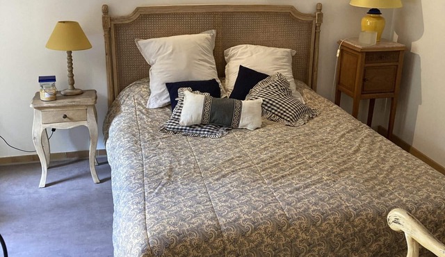 Bed and Breakfast 'Gourmandise' with Shared Pool, Wi-Fi and Air Conditioning