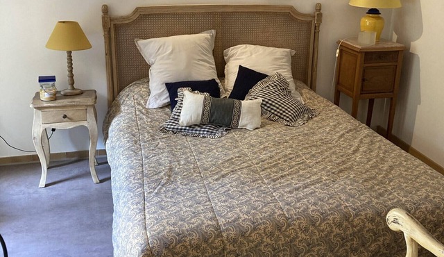 Bed and Breakfast 'Gourmandise' with Shared Pool, Wi-Fi and Air Conditioning