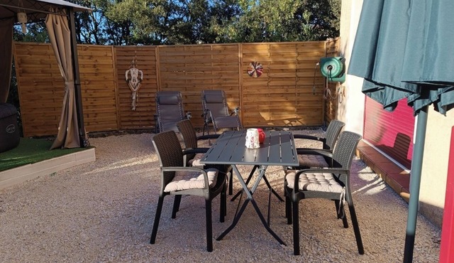 Bed and breakfast, intimate comfort, jacuzzi in season, ideally located