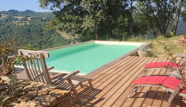 Bed and Breakfast 'La Chambre Des Fleurs' with Shared Pool, Private Terrace and Wi-Fi