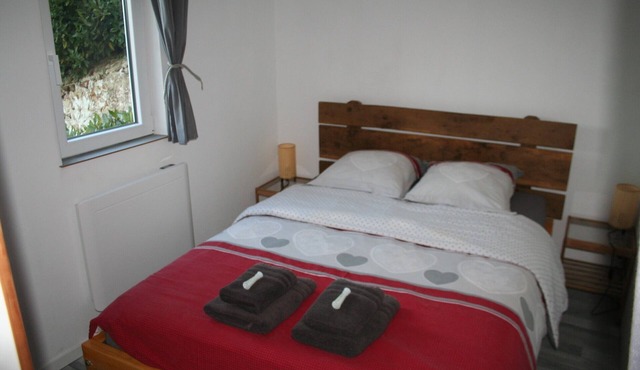 Bed and Breakfast 'La Chambre Potager' with Shared Terrace, Shared Garden and Wi-Fi