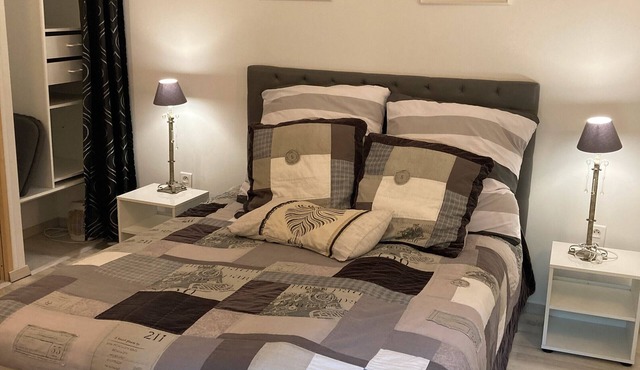 Bed and Breakfast 'La Réglisse' with Shared Pool, Wi-Fi and Air Conditioning