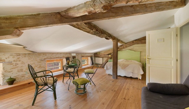 Bed and Breakfast 'Le Jardin' with Shared Terrace, Shared Garden and Wi-Fi