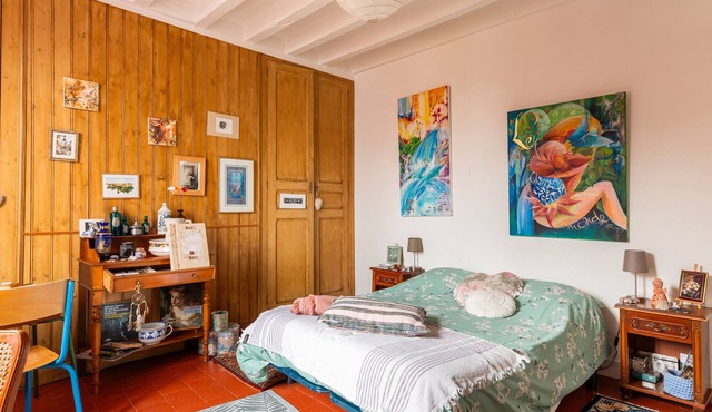 Bed and Breakfast 'Le Jardin Pictural De Garance' with Shared Garden and Wi-Fi