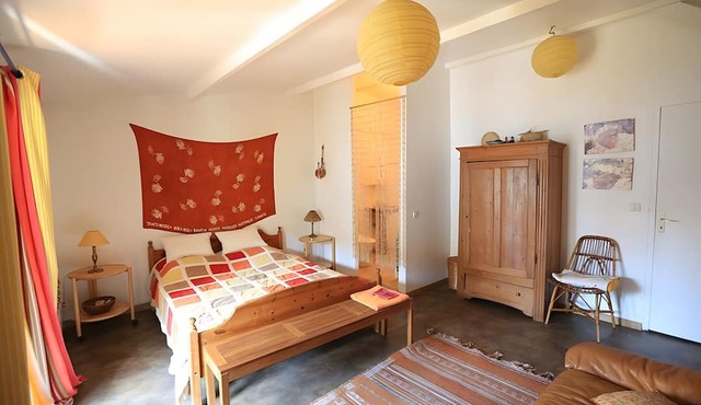 Bed and Breakfast 'Les Citronniers - Tahiti' with Shared Terrace, Wi-Fi and Air Conditioning
