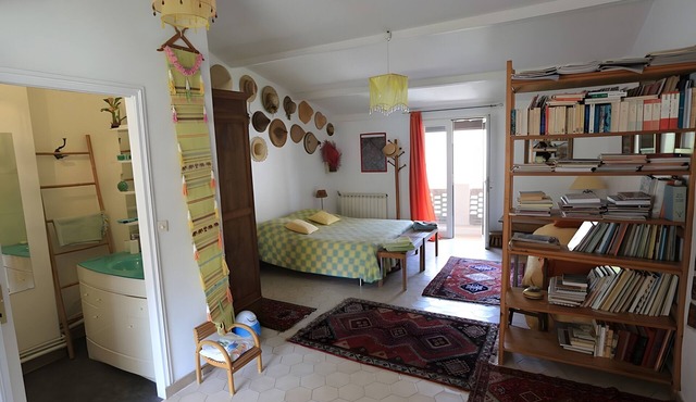 Bed and Breakfast 'Les Citronniers - Chapeaux' with Shared Terrace, Wi-Fi and Air Conditioning
