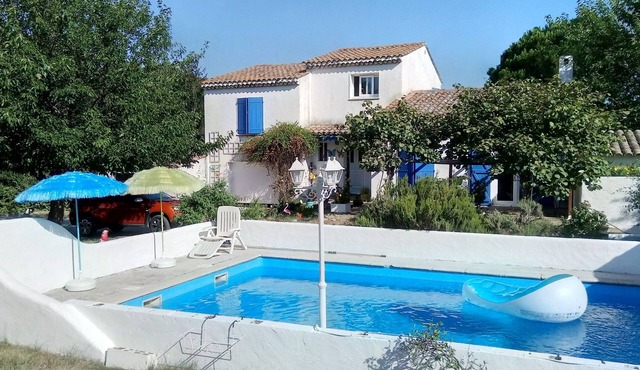 Bed and Breakfast Mas du Petit Paradis in ARLES