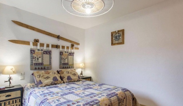 Bed and Breakfast 'Mayon' with Mountain View, Shared Garden and Wi-Fi