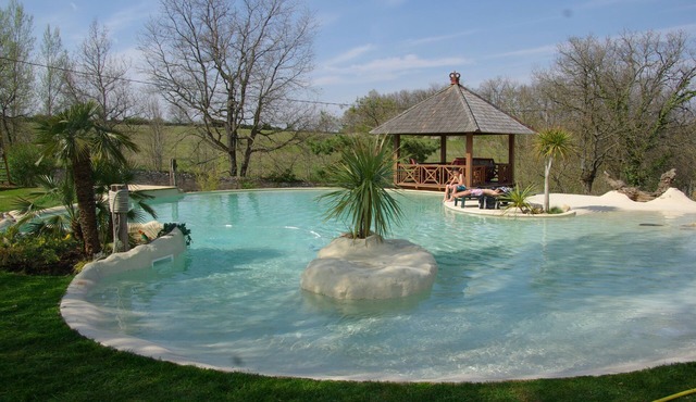 Bed and Breakfast Midi-Pyrenees - The Lake Crivito