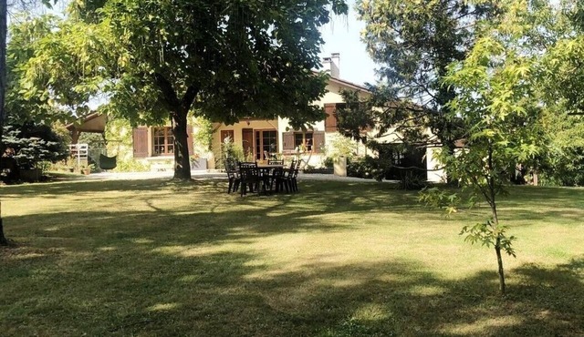 Bed and breakfast on the banks of the Canal des Deux Mers