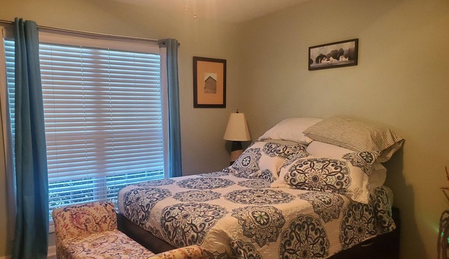 Bed and Breakfast Personal Chef (Mudroom)