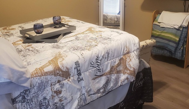 Bed and Breakfast Personal Chef (Wanderlust Room)