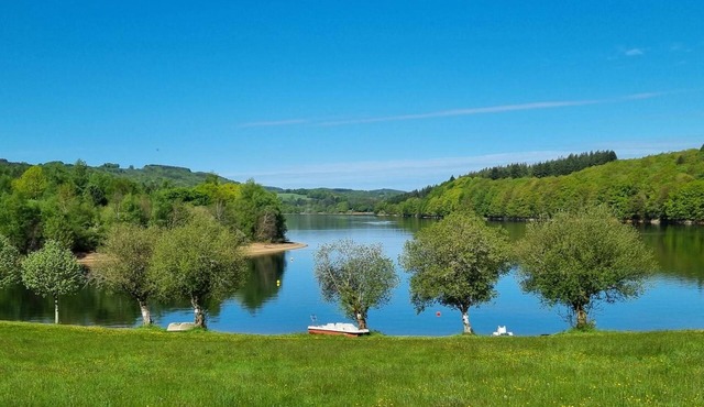 Bed and breakfast 'Saints-Peyres' with Shared Terrace, Wi-Fi