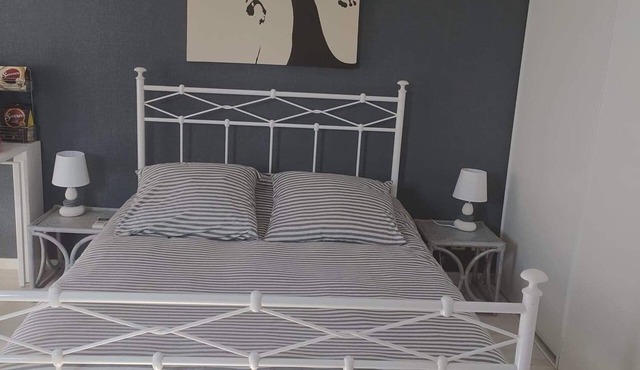 Bed and breakfast with private entrance