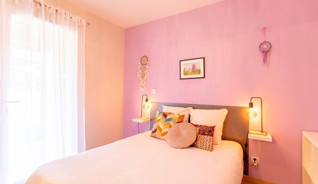 Bed and Breakfast 'Chambre - Orchis' with Mountain View, Wi-Fi and Air Conditioning