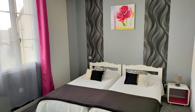 Bed and Breakfast 'Les Chambres Du Faubourg 2' with Private Garden and Wi-Fi